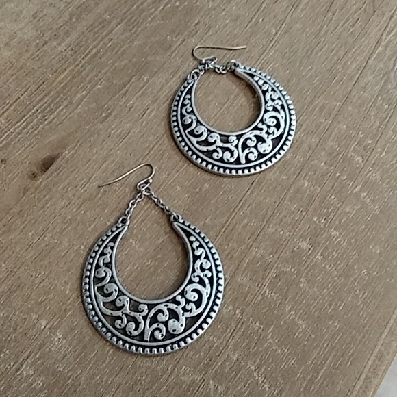 NWOT Boho Carved Earring Pendant Hoops - Picture 14 of 17